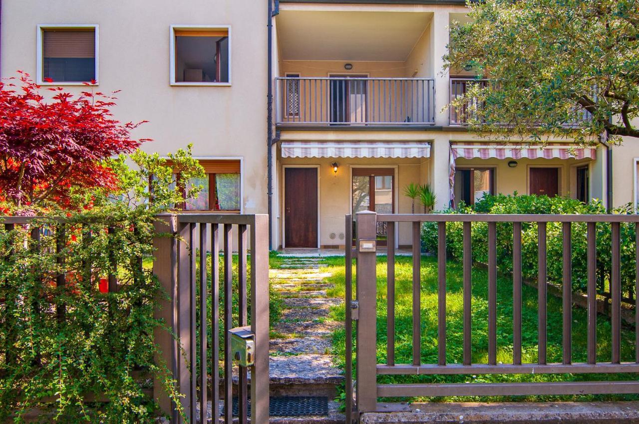 Verona - Familyoasi Free Parking And Garden Exterior foto